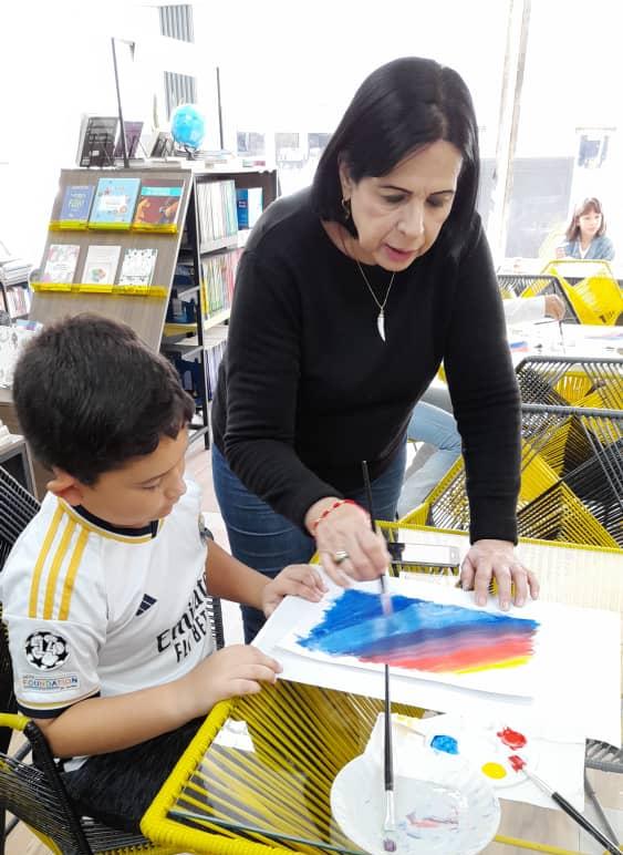 La Profesor Iraida Picón en plena clase
